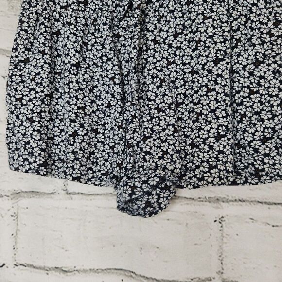 Abercrombie & Fitch Women's Navy Blue White Floral-Print Shorts Size Small - Picture 8 of 13